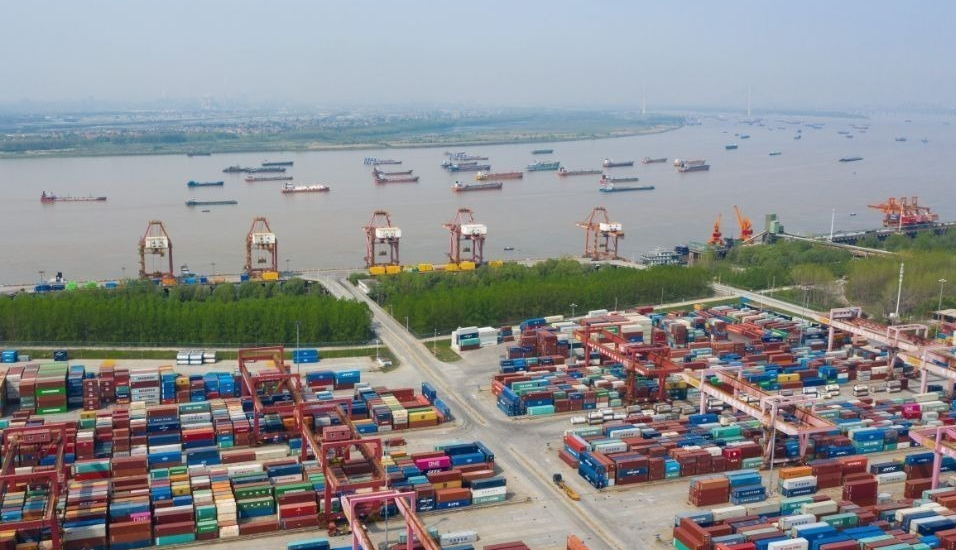 武汉港集装箱吞吐量去年突破200万标箱，再度夯实长江中游龙头地位