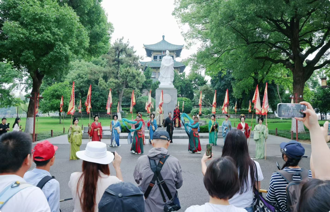 “屈原”带队巡游！东湖听涛端午文化季启幕，连玩九日超尽兴