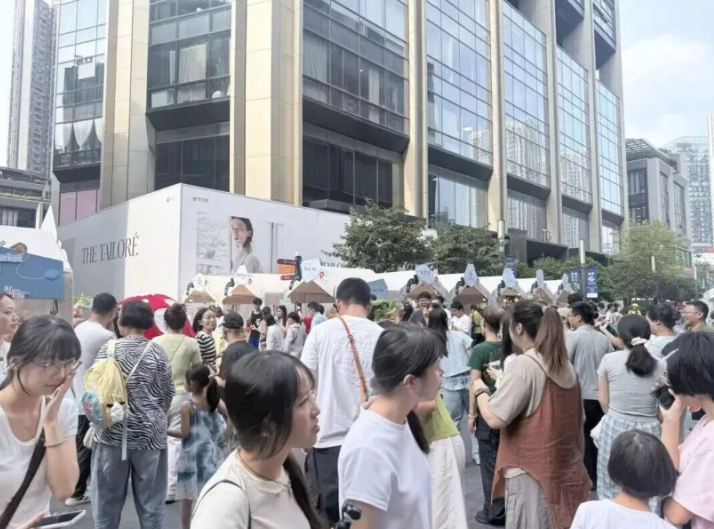 爆单、售罄，排队近2小时！今天武汉多家商场被“挤爆”